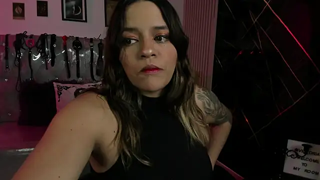 Snapshot of victoria__floyd chatting on July 10, 2026, 12:10 am victoria floyd online show from July 10, 2026, 12:10 am