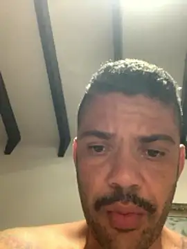 Snapshot of grossocalibre20 chatting on February 25, 2026, 10:09 pm grossocalibre20 online show from February 25, 2026, 10:09 pm