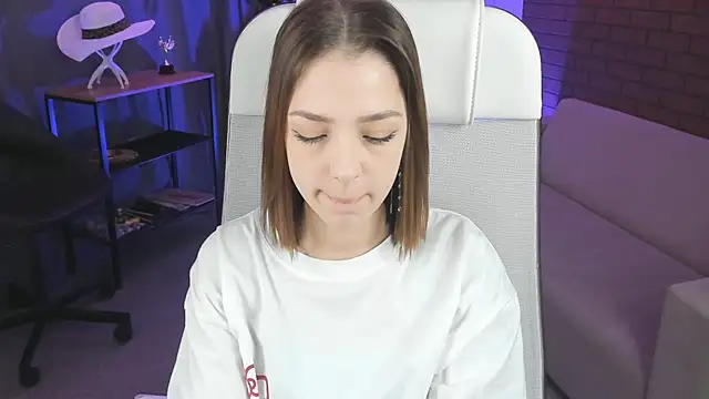 PamBeesly online show from January 10, 2026, 9:15 am