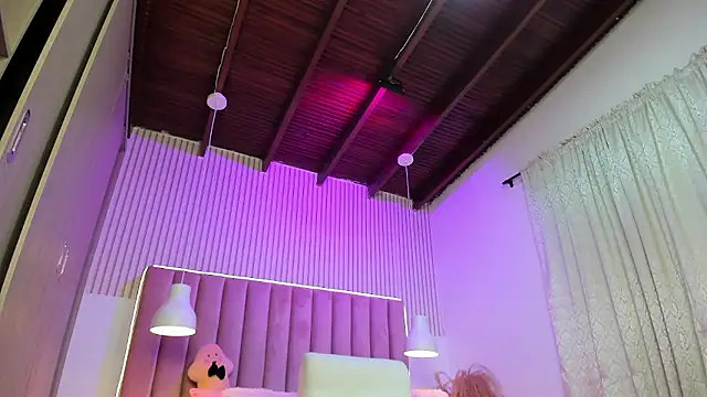 ScarlettDreamss7 online show from May 13, 2026, 12:12 pm