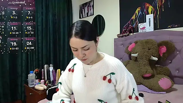 Snapshot of Emmie_Hot chatting on October 1, 2025, 11:58 am Emmie Hot online show from October 1, 2025, 11:58 am