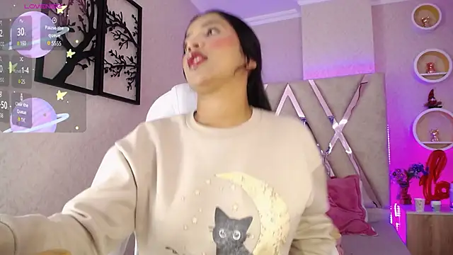 Sophia waalker  1 online show from March 11, 2025, 11:44 am