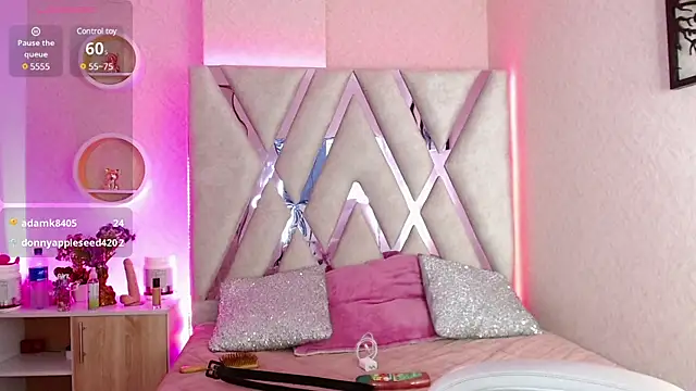 Sophia waalker  1 online show from February 7, 2025, 3:41 pm