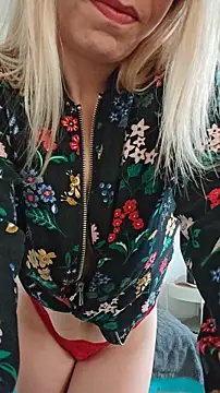 Snapshot of SweetyNinaOff1 chatting on January 15, 2026, 8:40 am SweetyNinaOff1 online show from January 15, 2026, 8:40 am