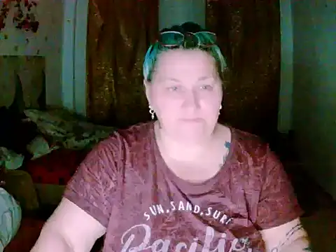 Snapshot of Marryllunax chatting on May 14, 2026, 6:27 pm Marryllunax online show from May 14, 2026, 6:27 pm