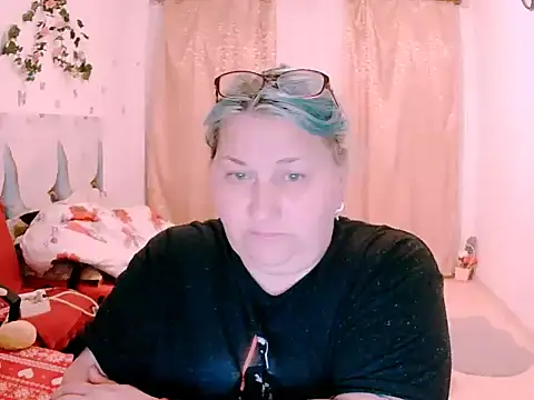 Snapshot of Marryllunax chatting on May 9, 2026, 7:50 pm Marryllunax online show from May 9, 2026, 7:50 pm