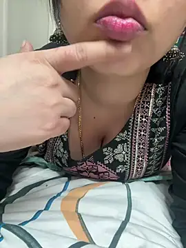 Snapshot of Hotcouples14 chatting on January 14, 2026, 3:04 pm Hotcouples14 online show from January 14, 2026, 3:04 pm