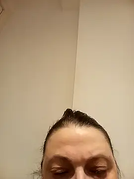 Snapshot of HotHornyEmmaX chatting on December 15, 2025, 7:58 am HotHornyEmmaX online show from December 15, 2025, 7:58 am