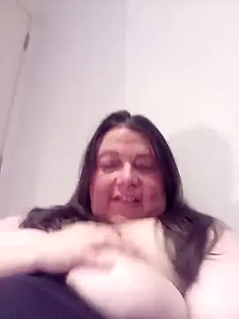 Snapshot of HotHornyEmmaX chatting on February 3, 2025, 10:32 pm HotHornyEmmaX online show from February 3, 2025, 10:32 pm