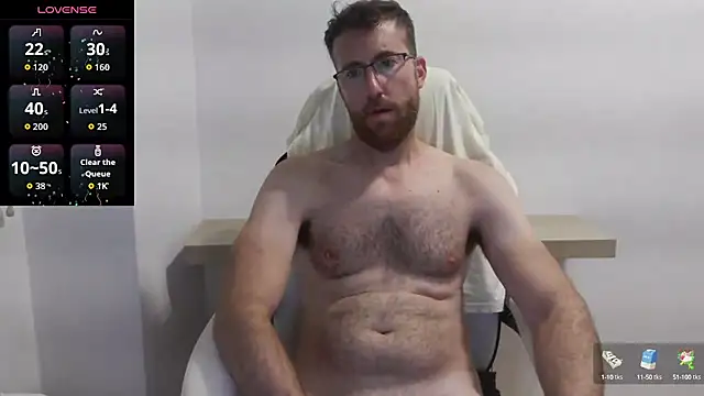 Snapshot of machohiberiko chatting on September 9, 2025, 8:40 pm machohiberiko online show from September 9, 2025, 8:40 pm