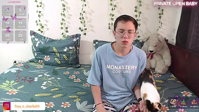 Tina 4 Charlie online show from November 3, 2025, 12:42 pm