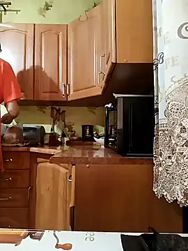 Laura Kiss online show from January 13, 2026, 3:16 pm