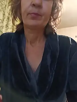 Laura Kiss online show from June 3, 2026, 5:08 am