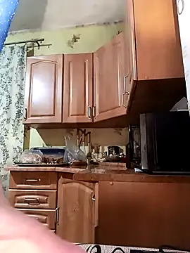 Snapshot of Laura_Kiss chatting on February 28, 2026, 7:02 pm Laura Kiss online show from February 28, 2026, 7:02 pm