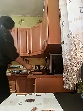 Snapshot of Laura_Kiss chatting on January 16, 2026, 4:49 am Laura Kiss online show from January 16, 2026, 4:49 am