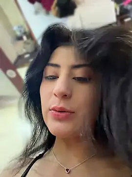 fiorella paris online show from April 8, 2026, 4:52 pm