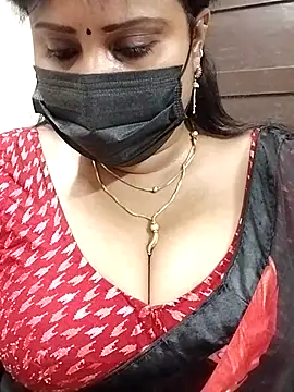 Queenflowerr online show from March 20, 2025, 10:43 am