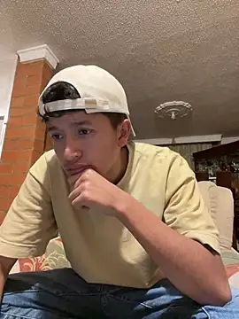 Snapshot of sebaxx8_ chatting on February 24, 2025, 1:46 am sebaxx8 online show from February 24, 2025, 1:46 am