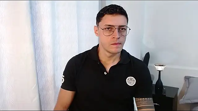 Frank Millers online show from April 17, 2026, 4:32 pm