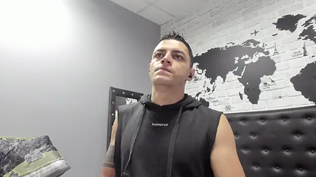 Frank Millers online show from December 4, 2025, 6:29 pm