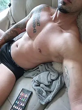 Snapshot of badbrown chatting on February 7, 2026, 11:18 am badbrown online show from February 7, 2026, 11:18 am