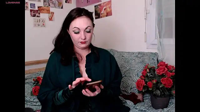 AdorahB3ll3 online show from October 28, 2025, 8:19 pm