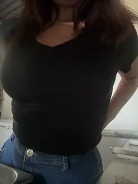 Snapshot of Meraryy chatting on March 31, 2026, 11:07 pm Meraryy online show from March 31, 2026, 11:07 pm