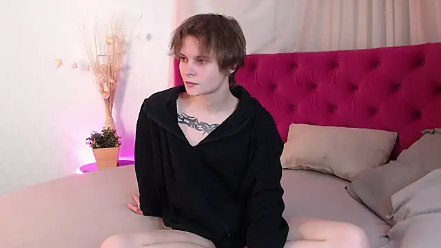 Snapshot of DemianEnglen chatting on April 12, 2026, 8:23 pm DemianEnglen online show from April 12, 2026, 8:23 pm