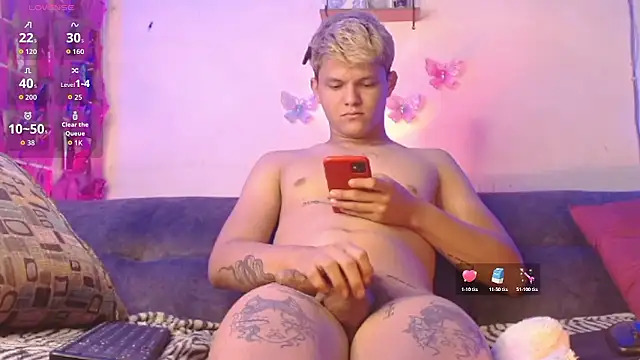 Snapshot of izan_20 chatting on January 14, 2026, 6:22 pm izan 20 online show from January 14, 2026, 6:22 pm