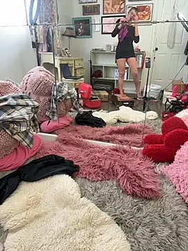 I am babydoll online show from March 6, 2026, 10:10 am