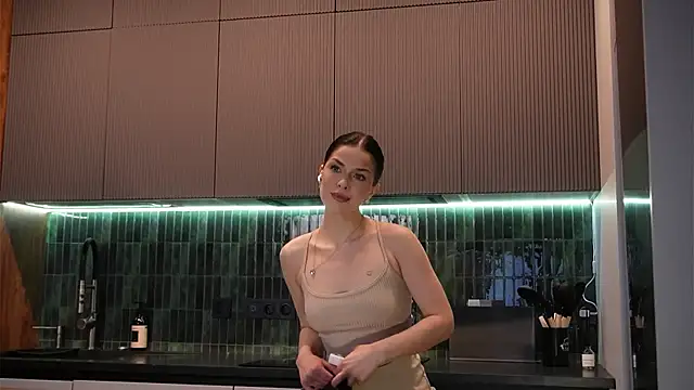 Sofa 01 online show from March 8, 2026, 3:15 pm