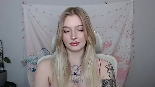 DelightCamila online show from March 13, 2025, 2:44 pm