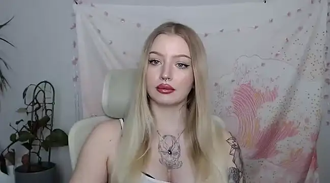 DelightCamila online show from February 27, 2025, 5:58 pm