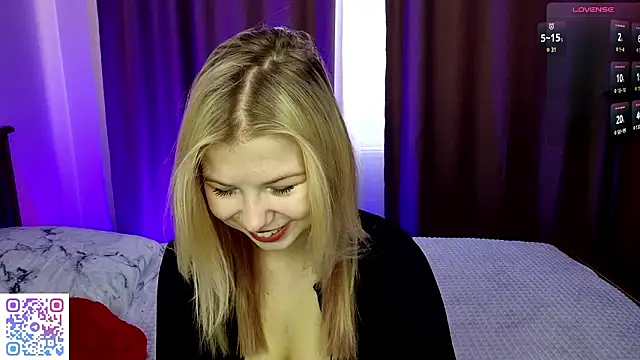 Snapshot of LynetHakes chatting on February 4, 2026, 6:19 am LynetHakes online show from February 4, 2026, 6:19 am