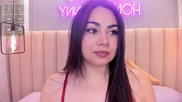 Snapshot of Naomymonroe_ chatting on June 7, 2026, 11:48 am Naomymonroe online show from June 7, 2026, 11:48 am