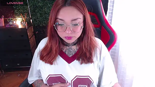 Snapshot of natyk_m chatting on February 7, 2026, 6:38 pm natyk m online show from February 7, 2026, 6:38 pm