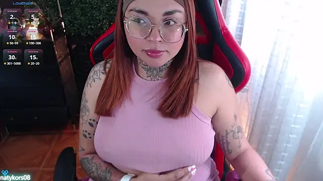 Snapshot of natyk_m chatting on February 24, 2026, 3:35 pm natyk m online show from February 24, 2026, 3:35 pm