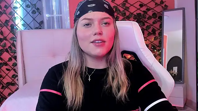 alaia greyy online show from April 9, 2026, 1:39 pm