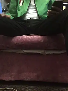 aebaleek2505 online show from February 23, 2025, 1:32 pm