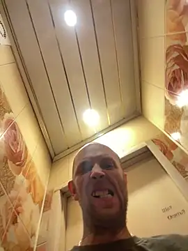 Snapshot of MaxDevilWhite chatting on February 15, 2026, 4:24 am MaxDevilWhite online show from February 15, 2026, 4:24 am