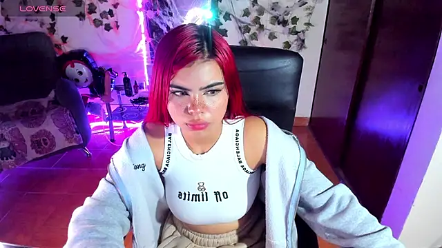 saray  jones online show from October 8, 2025, 1:34 pm