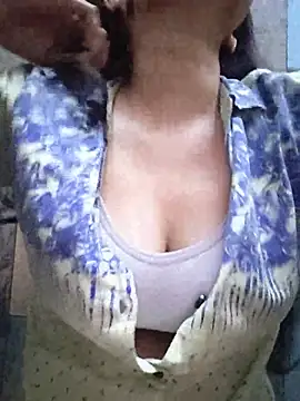 Snapshot of cute_IndianBabe chatting on July 10, 2026, 1:27 am cute IndianBabe online show from July 10, 2026, 1:27 am