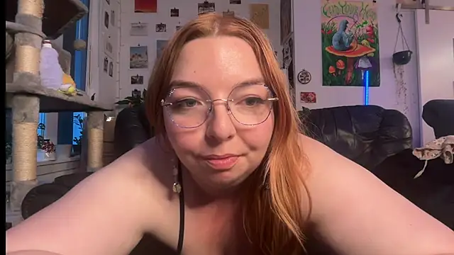 Snapshot of curvycate127 chatting on May 20, 2026, 12:24 pm curvycate127 online show from May 20, 2026, 12:24 pm
