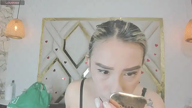 Lannajansen online show from March 15, 2025, 2:55 pm