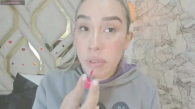 Lannajansen online show from March 19, 2025, 5:17 pm