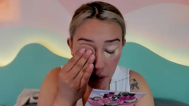 Lannajansen online show from November 11, 2025, 1:39 pm