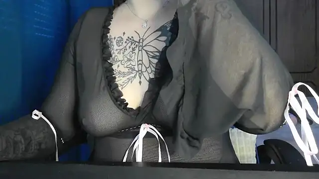 bunnyfox420 online show from December 5, 2025, 5:11 pm