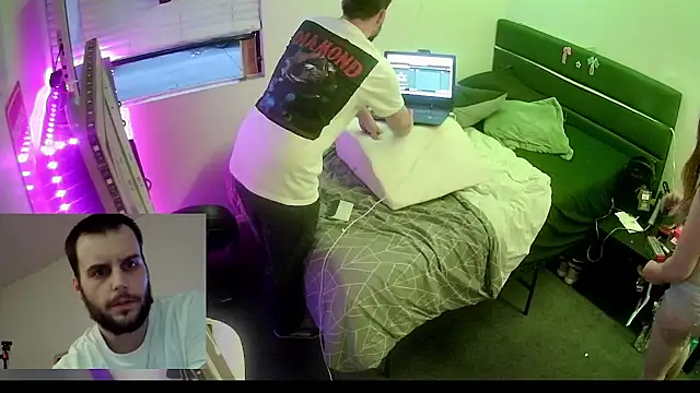 Snapshot of barbieinbondage7 chatting on March 15, 2025, 1:51 pm barbieinbondage7 online show from March 15, 2025, 1:51 pm