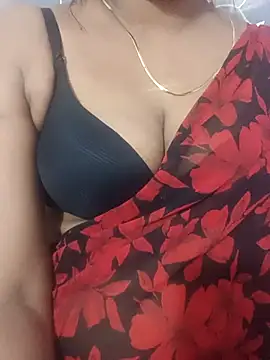 Snapshot of Vedha_Vedhika chatting on October 27, 2025, 5:58 pm Vedha Vedhika online show from October 27, 2025, 5:58 pm