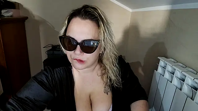 topina8 online show from November 18, 2025, 2:53 pm